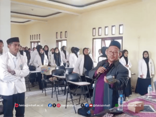 Dosen Fakultas Tarbiyah INHAFI Bawean Tekankan Transformasi Digital untuk Pemberdayaan Masyarakat pada Pembekalan Peserta KKN 2026
